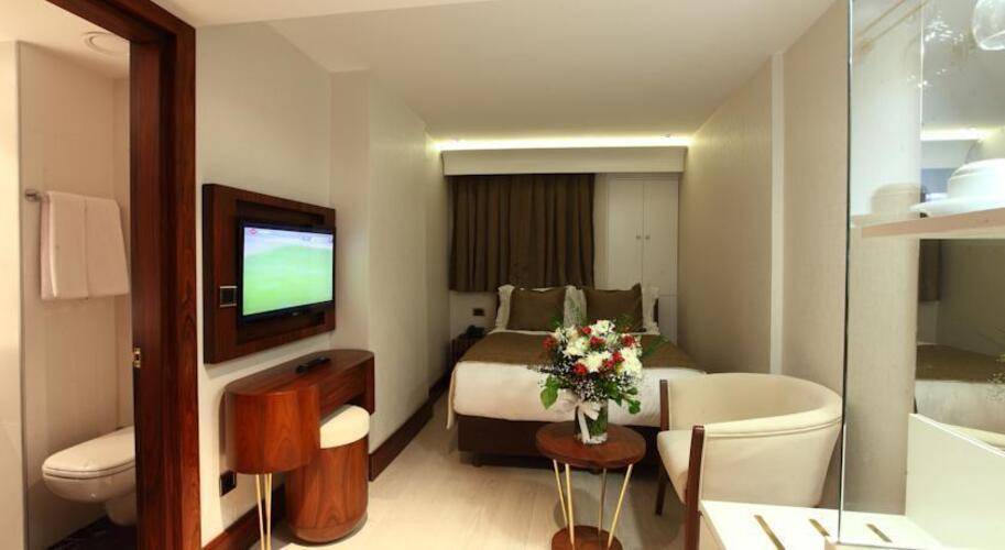 Victory Hotel & Spa