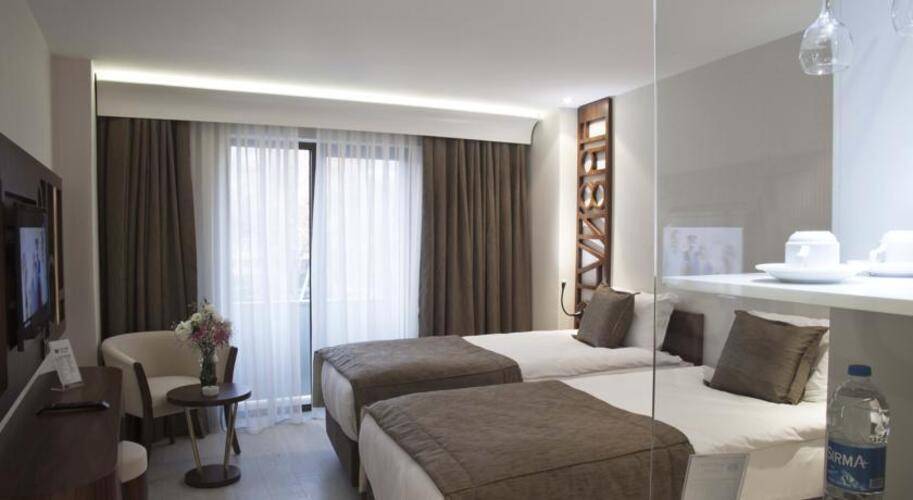 Victory Hotel & Spa