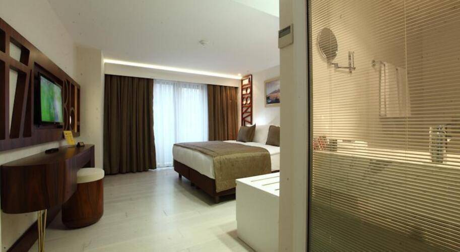Victory Hotel & Spa