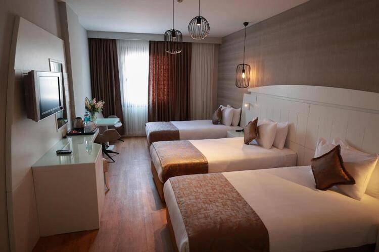 Nova Plaza Orion Hotel (Ex.Golden Park Hotel)
