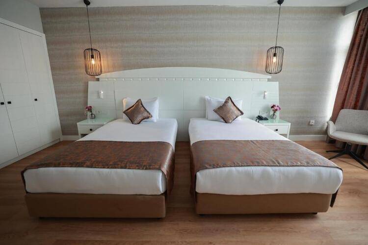Nova Plaza Orion Hotel (Ex.Golden Park Hotel)