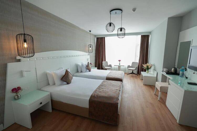 Nova Plaza Orion Hotel (Ex.Golden Park Hotel)