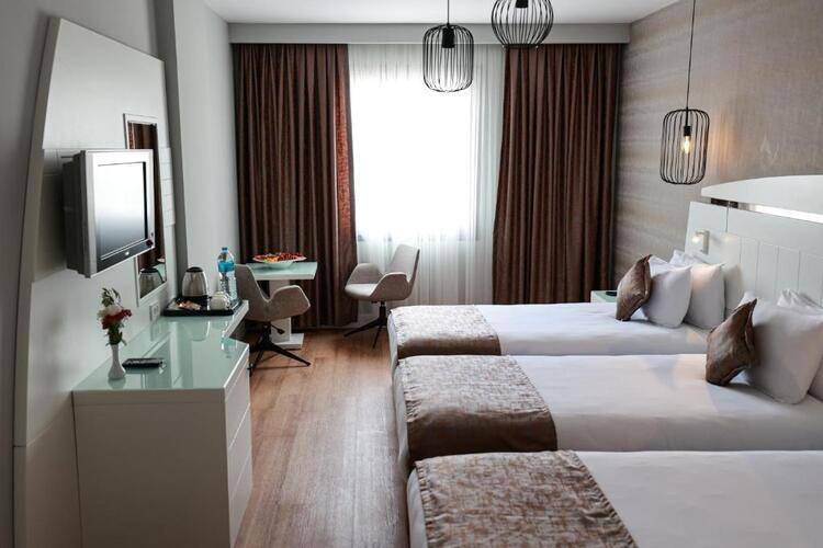 Nova Plaza Orion Hotel (Ex.Golden Park Hotel)