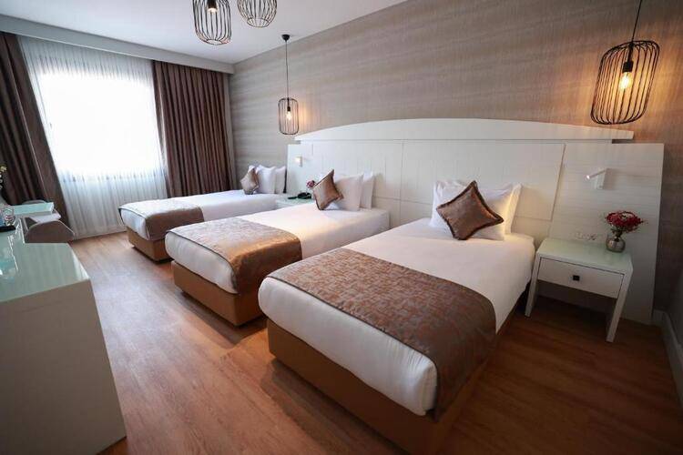 Nova Plaza Orion Hotel (Ex.Golden Park Hotel)
