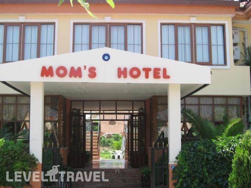 Фотография Moms Hotel