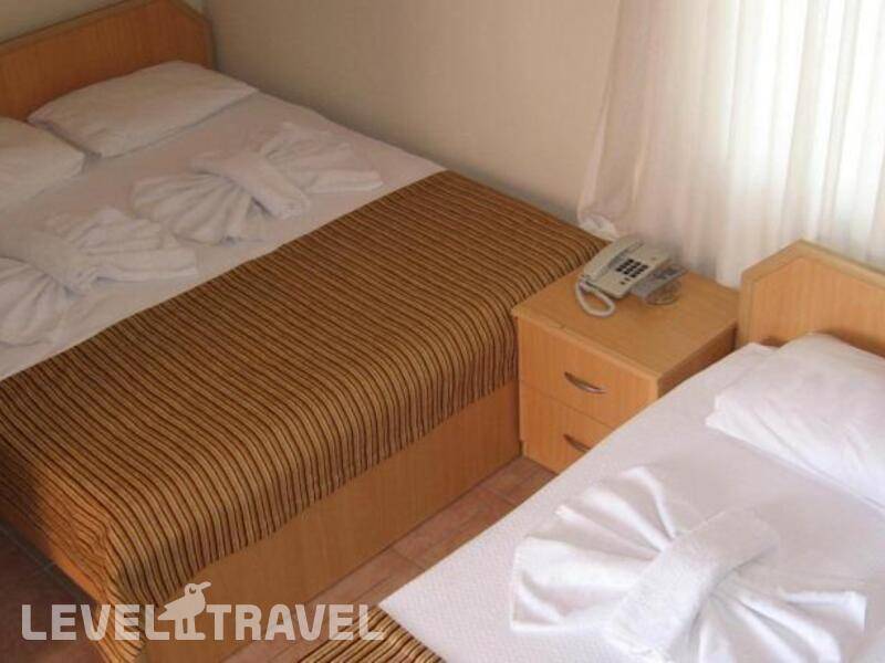 Фотография Moms Hotel