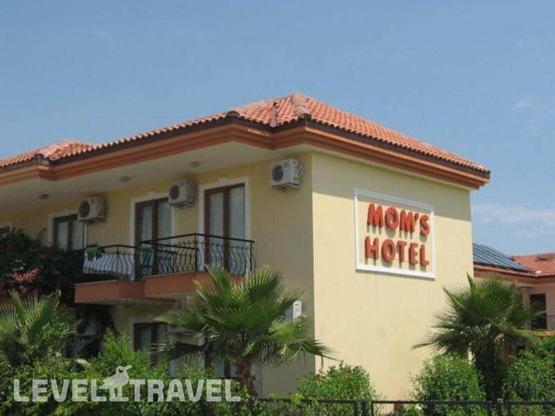 Фотография Moms Hotel