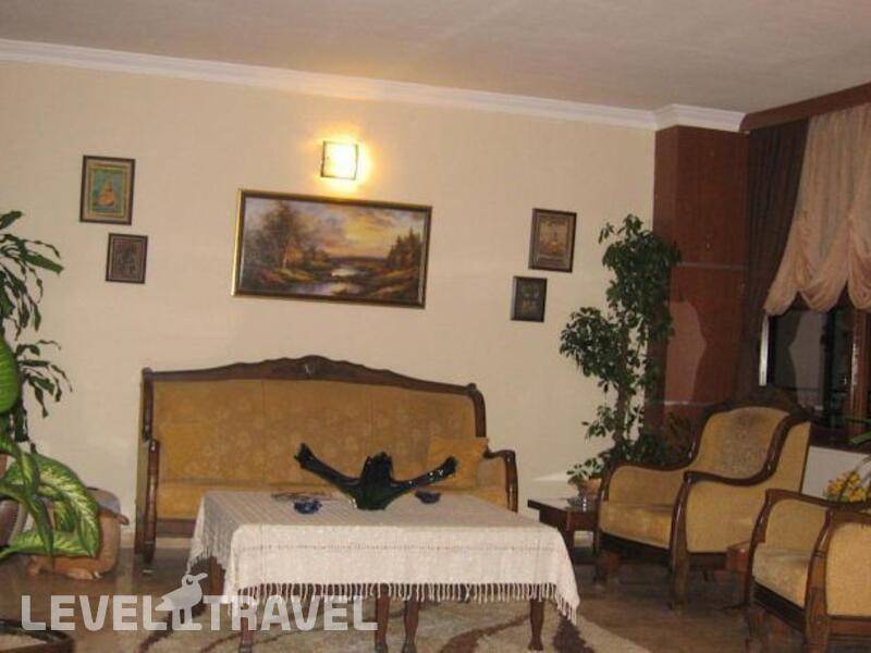 Фотография Moms Hotel