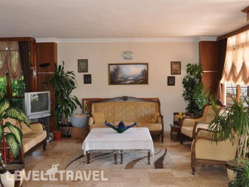 Фотография Moms Hotel