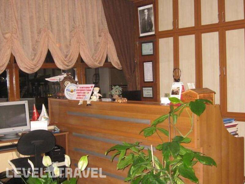 Фотография Moms Hotel