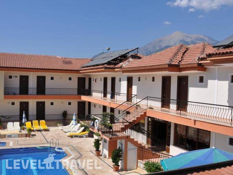 Фотография Moms Hotel