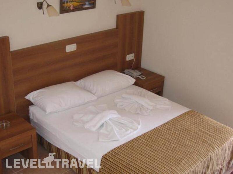 Фотография Moms Hotel