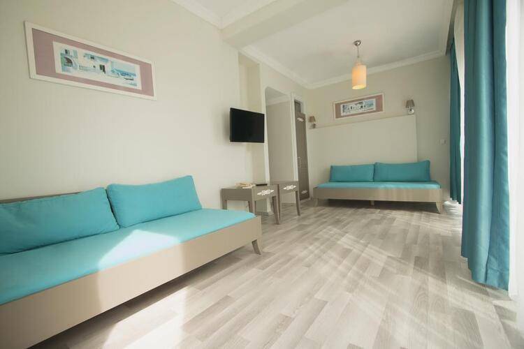 Sky Nova Suites Hotel