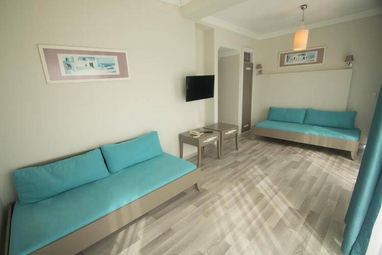 Sky Nova Suites Hotel