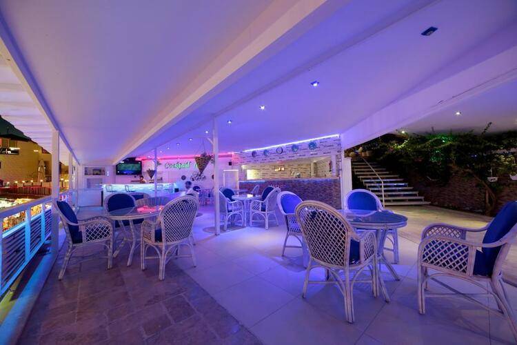 Sky Nova Suites Hotel