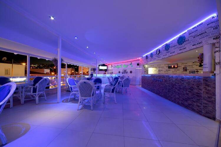 Sky Nova Suites Hotel