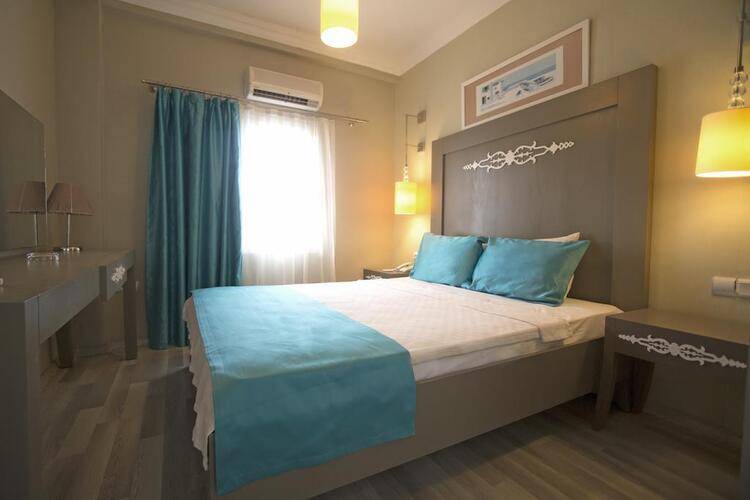 Sky Nova Suites Hotel