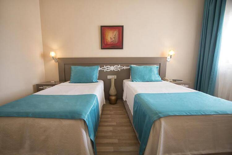Sky Nova Suites Hotel