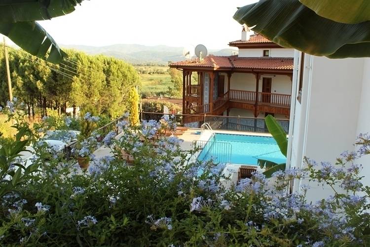 Azmakhan Hotel