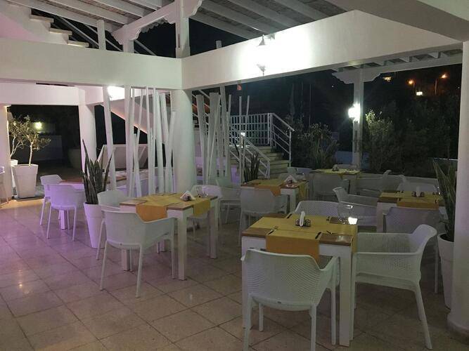 Vrachia Beach Hotel & Suites (Adults Only 16+)