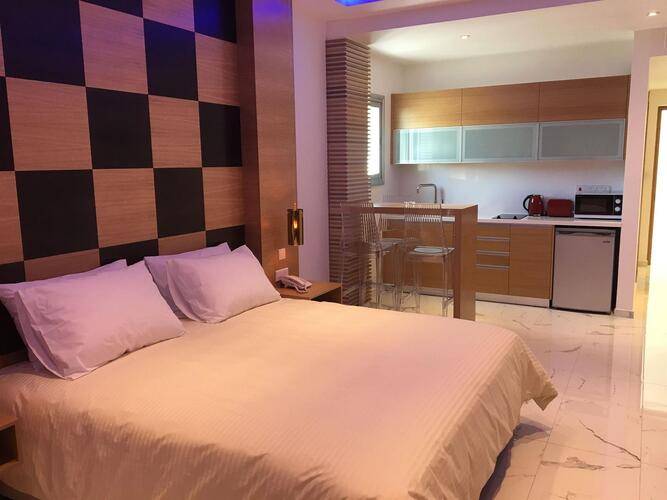 Vrachia Beach Hotel & Suites (Adults Only 16+)