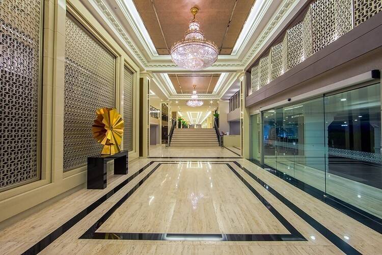 Mandarin Hotel