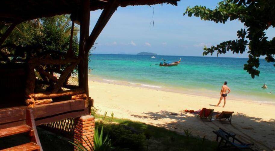 Phi Phi Relax Beach Resort