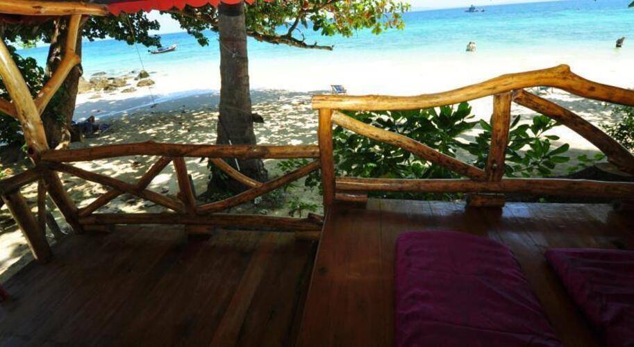 Phi Phi Relax Beach Resort