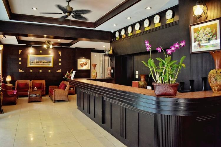 Outdoor Inn & Restaurant Kata
