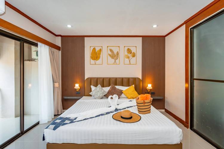 Outdoor Inn Kata Hotel