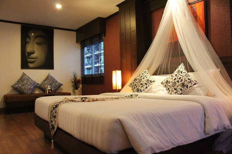 Hemingways Hotel
