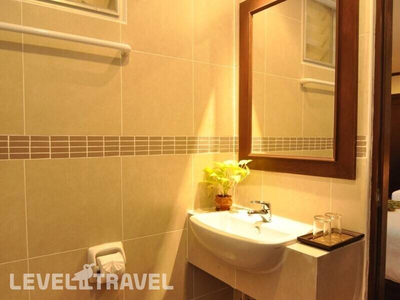 Фотография Hemingways Hotel