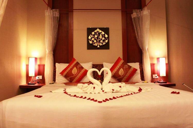 Patong Hemingway's Hotel