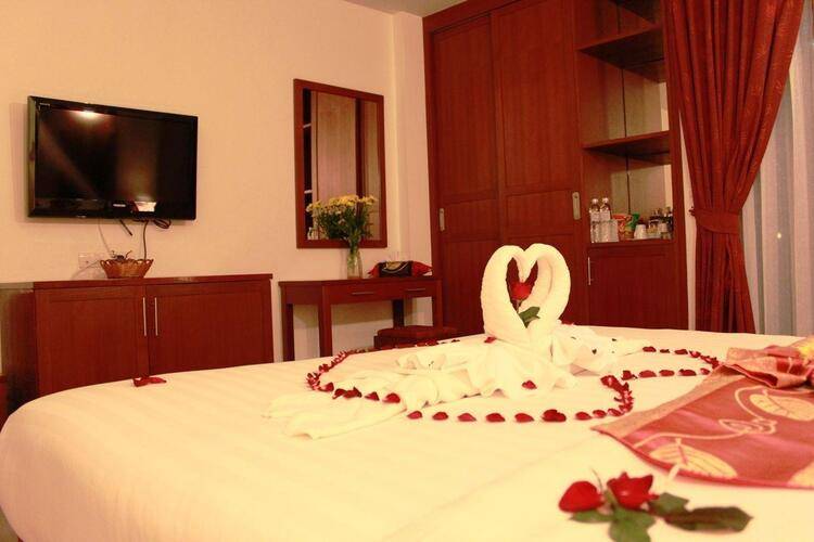 Patong Hemingway's Hotel