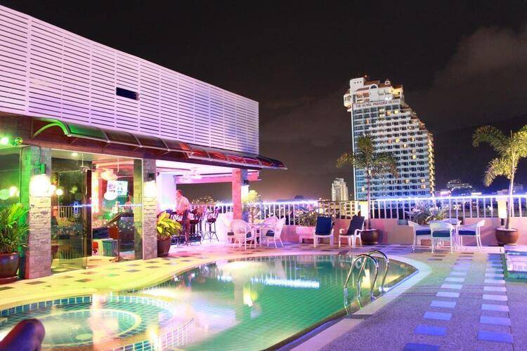 Patong Hemingway's Hotel