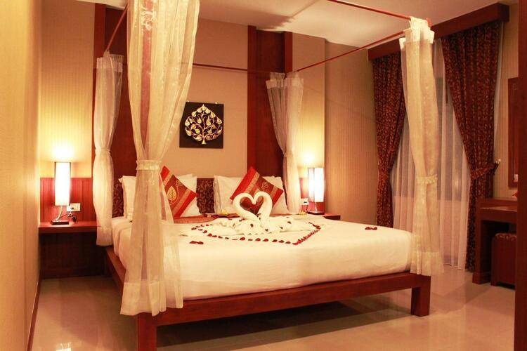 Patong Hemingway's Hotel