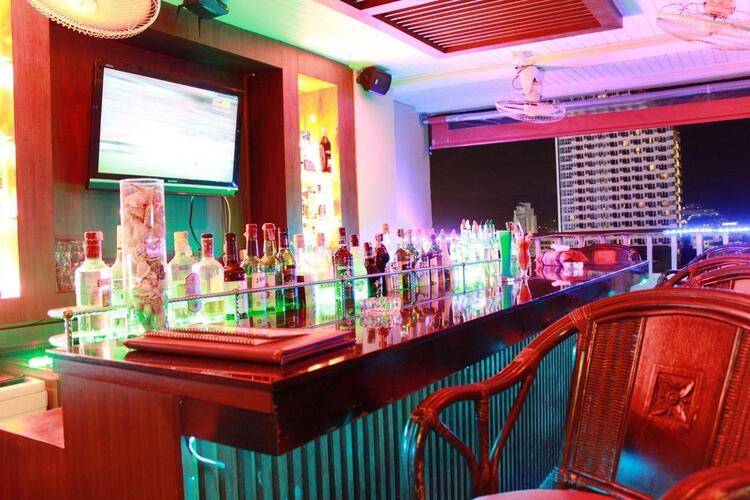 Patong Hemingway's Hotel