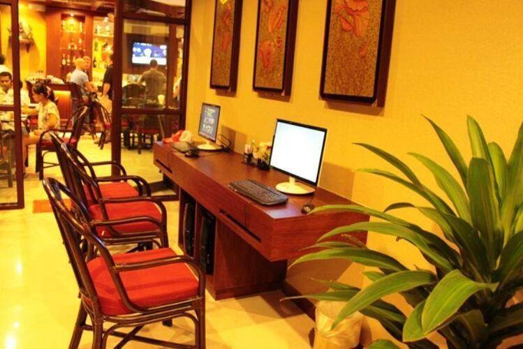 Patong Hemingway's Hotel