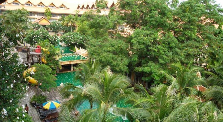Villa Thongbura