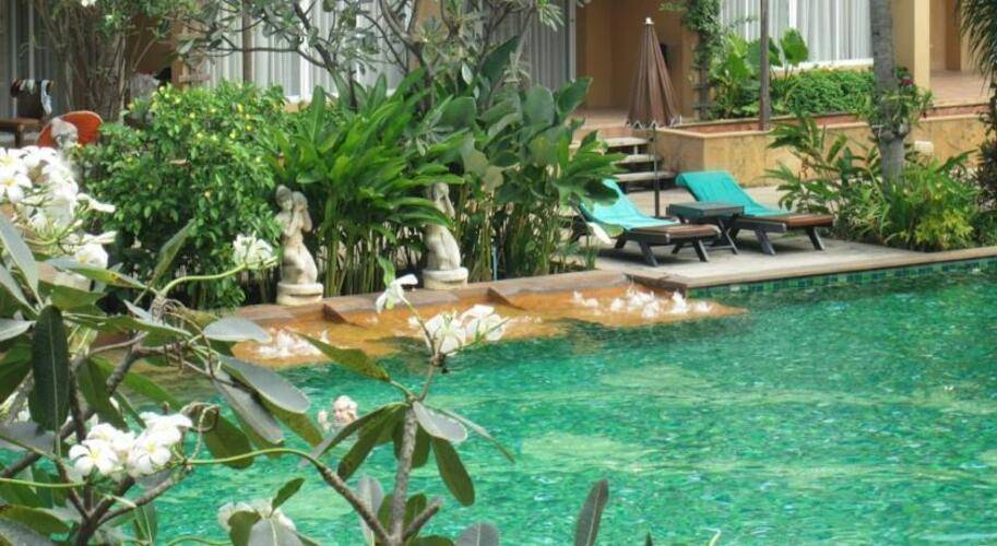 Villa Thongbura