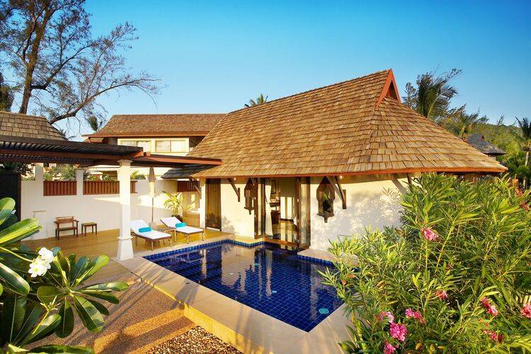 Lanta Chada Beach Resort & Spa