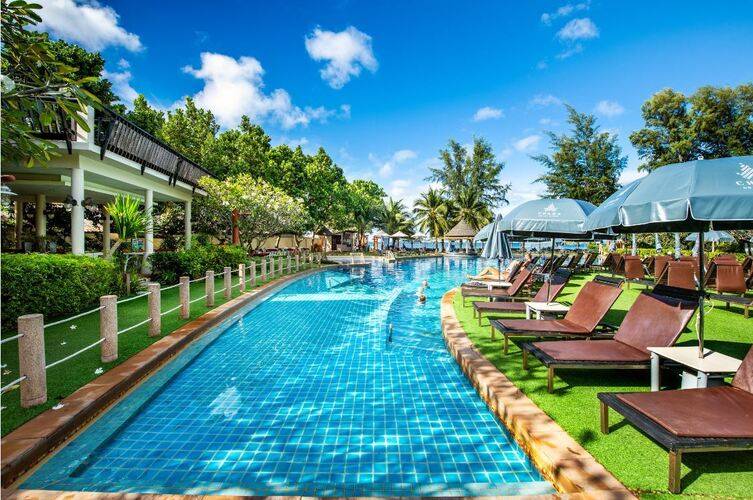 Lanta Chada Beach Resort & Spa