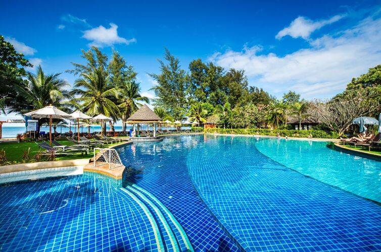 Lanta Chada Beach Resort & Spa