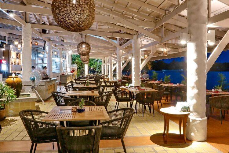 Royal Cliff Beach Terrace