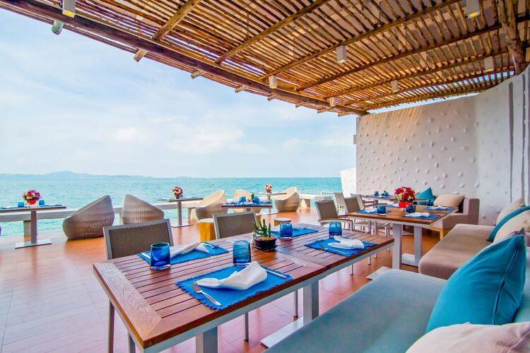 Royal Cliff Beach Terrace