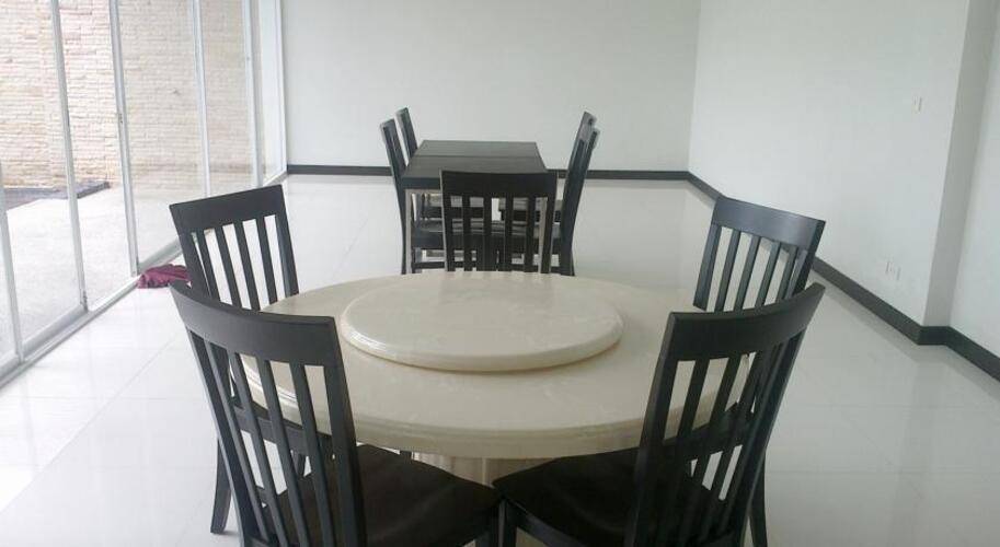 Lae Lay Suites Resort