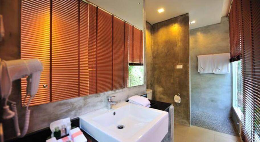 Lae Lay Suites Resort