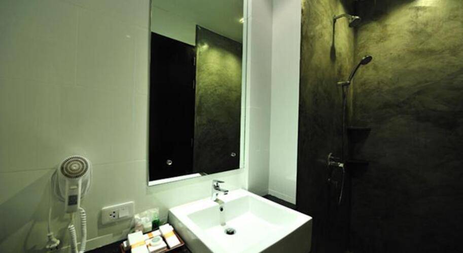 Lae Lay Suites Resort
