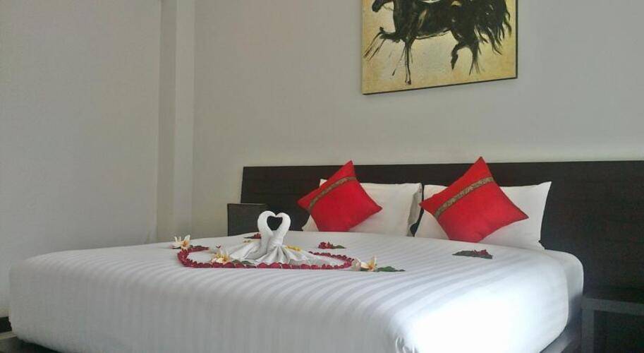 Lae Lay Suites Resort