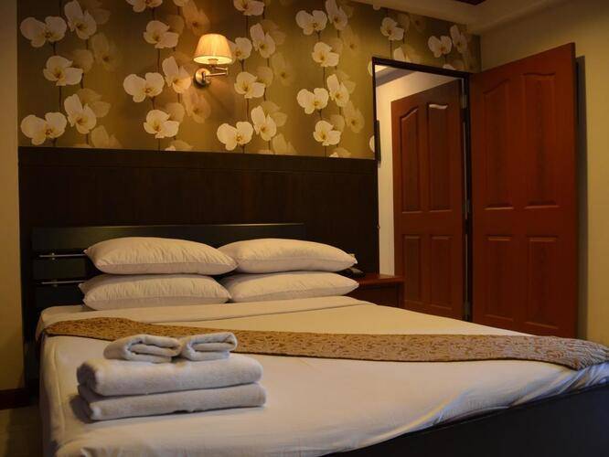 Inn House Hotel